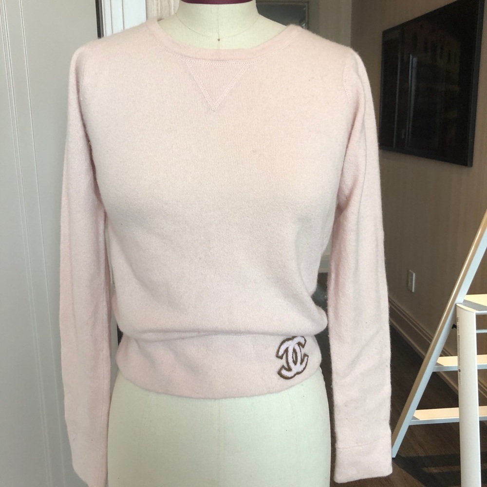Blush pink cashmere Chanel crew neck sweater